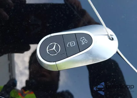 2025 Mercedes-Benz Cle 300 4Matic z USA, uszkodzony, nr VIN W1KMK4HB7SF069007